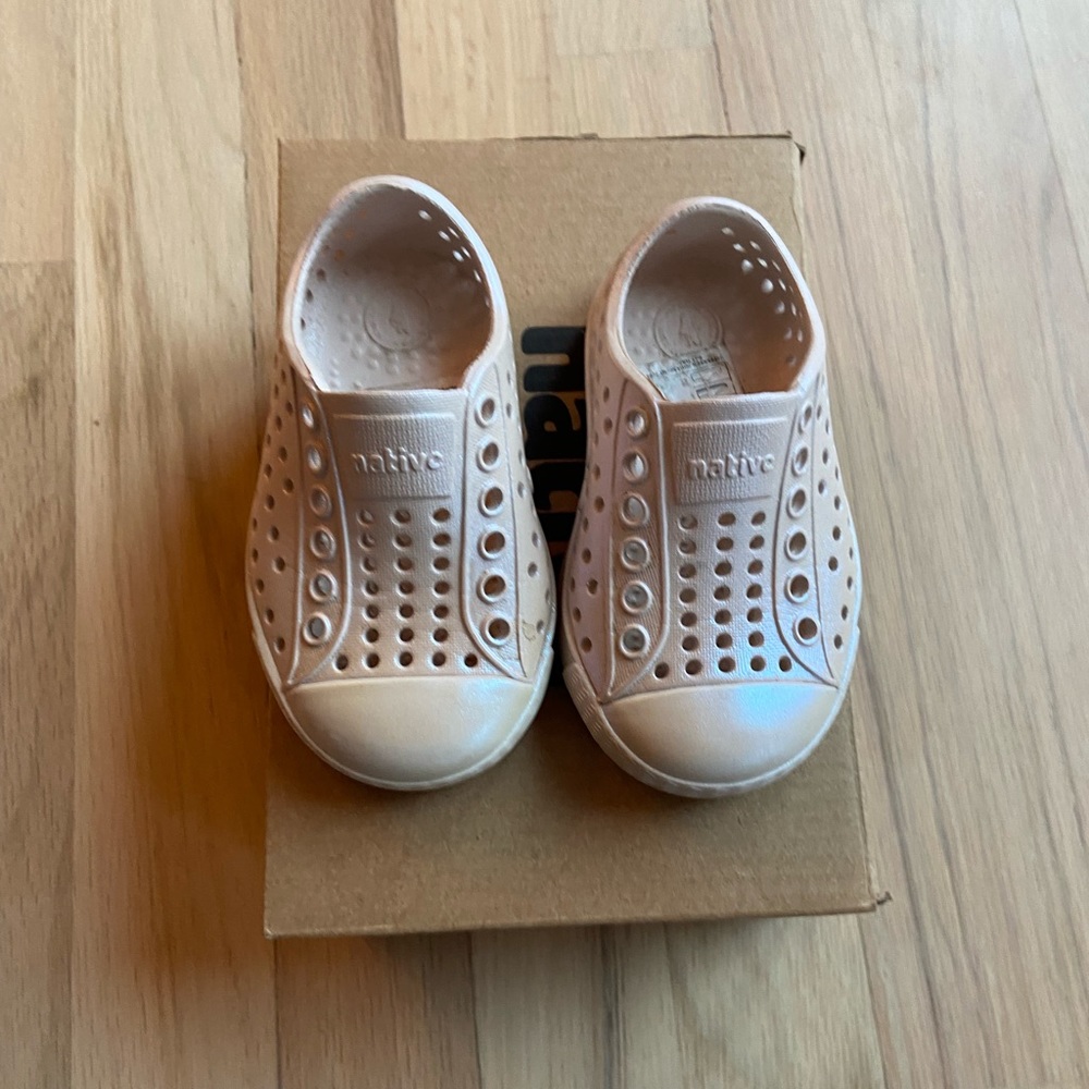 Native Toddler Shoes Size 4